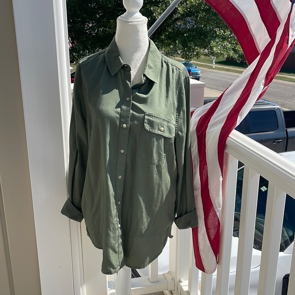 Women’s Lucky Brand Button Down Shirt Size Large